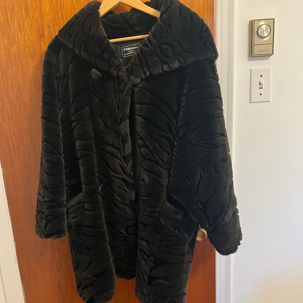 Faux Fur Black/Brown Coat